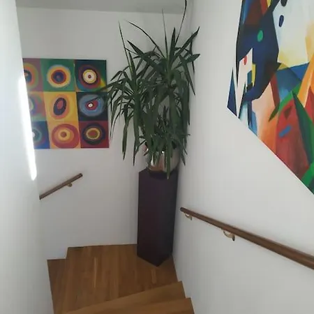 Geraeumiges Atelier Mit Flair Und Bergblick *