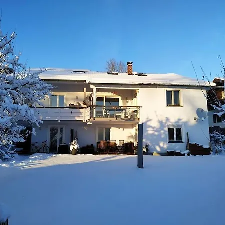 Geraeumiges Atelier Mit Flair Und Bergblick 아파트