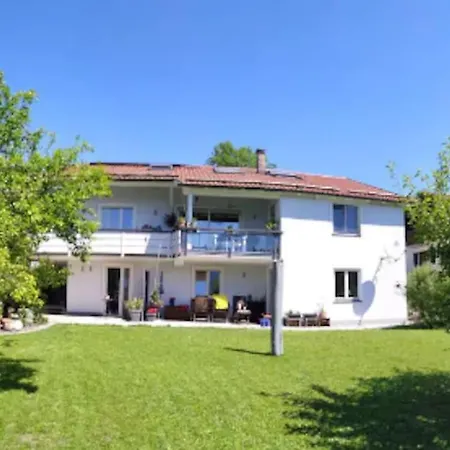 Geraeumiges Atelier Mit Flair Und Bergblick 아파트