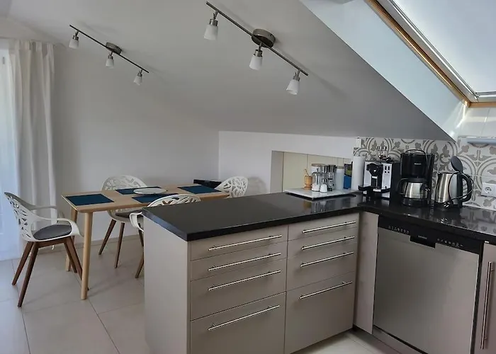 Geraeumiges Atelier Mit Flair Und Bergblick *