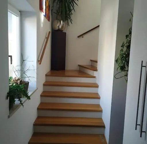 Geraeumiges Atelier Mit Flair Und Bergblick Appartement